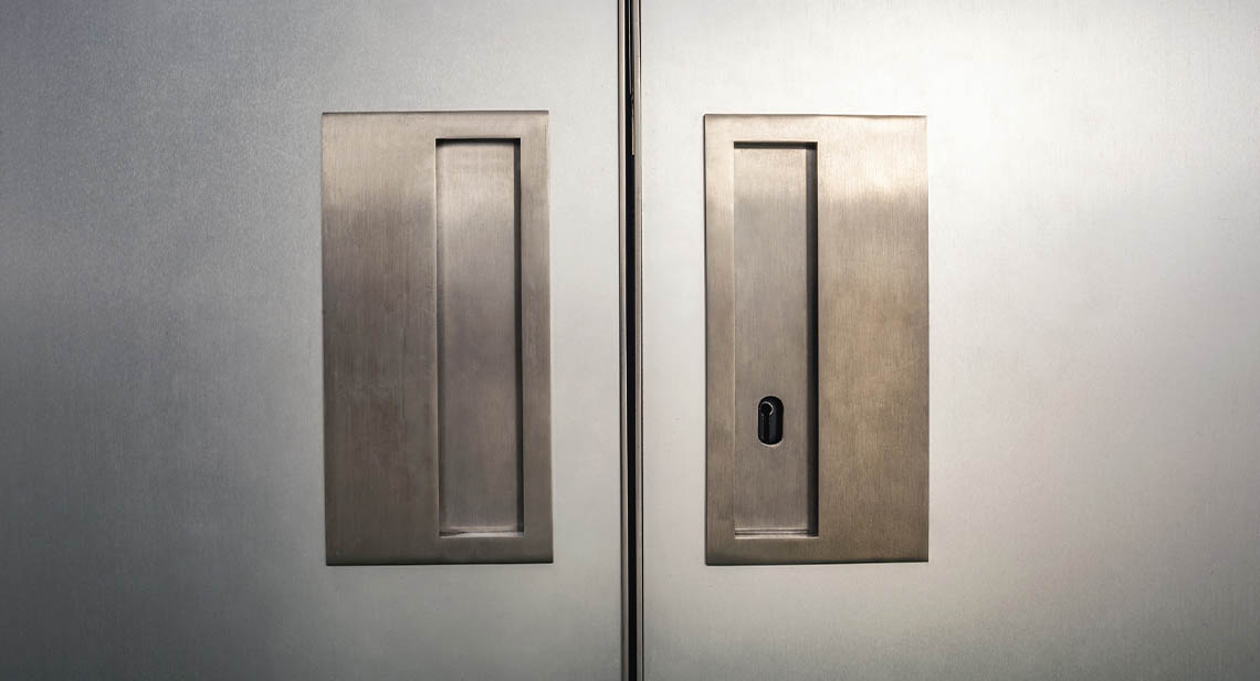 Wartski Doors With Flush Handles